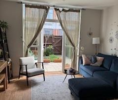 Friendly Home for Weekday Let - Photo 2