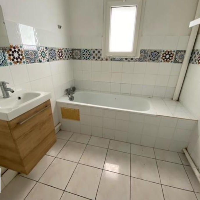 Location Appartement 3 pièces 61m² ST DENIS 97400 - Photo 1