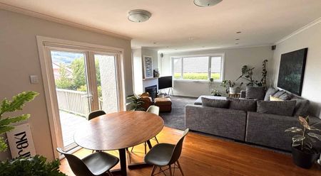 A Māori Hill Gem - Photo 5