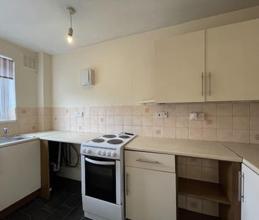1 bedroom ground floor flat to rent - Photo 2