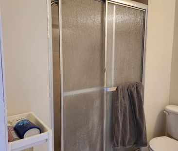 For Lease - 4253 Trellis Crescent Unit# Upper, Mississauga, Ontario - Photo 3