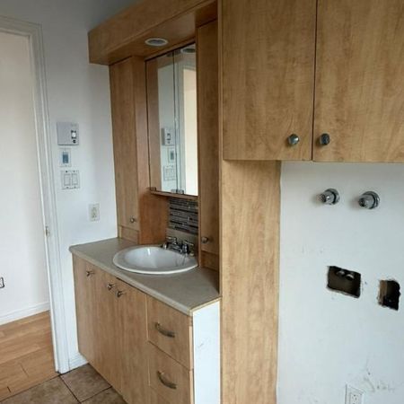 Loyer 5 1/2 disponible1 mai - Photo 3