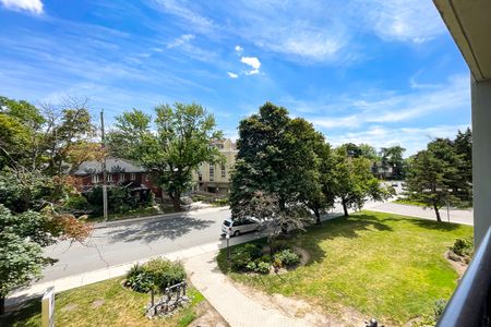 2 Bedrooms - Photo 2