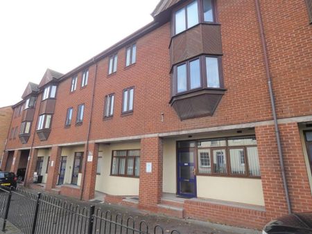 1 bedroom ground floor flat to rent - Photo 4