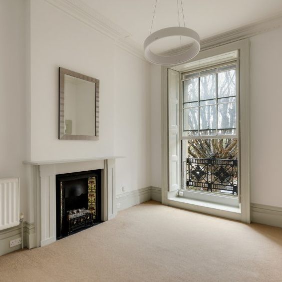 1 Bed Flat - Photo 1