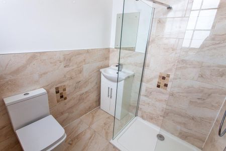 5 bedroom house to rent - Photo 2