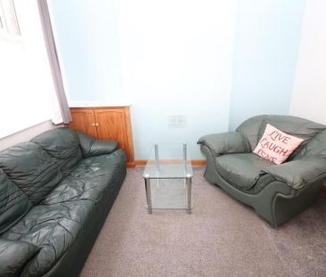 4 bedroom terraced house to rent - Photo 1