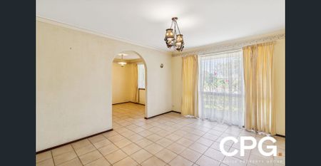 Character Plus - Pool, Patio and Park - Photo 2