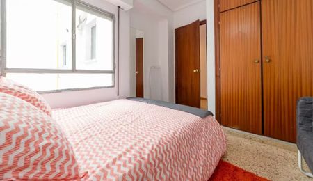 Carrer del Poeta Mas i Ros, Valencia, Valencian Community 46022 - Photo 2