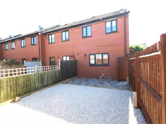 Semi-detached house to rent on - Photo 1