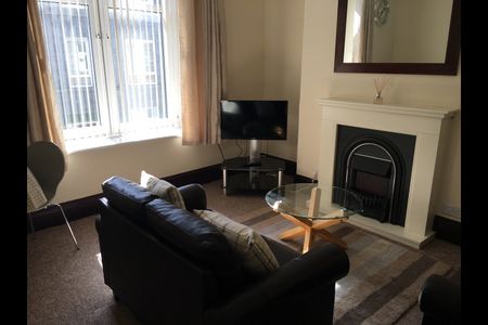 2 Bed Flat, Wallfield Place, AB25 - Photo 2
