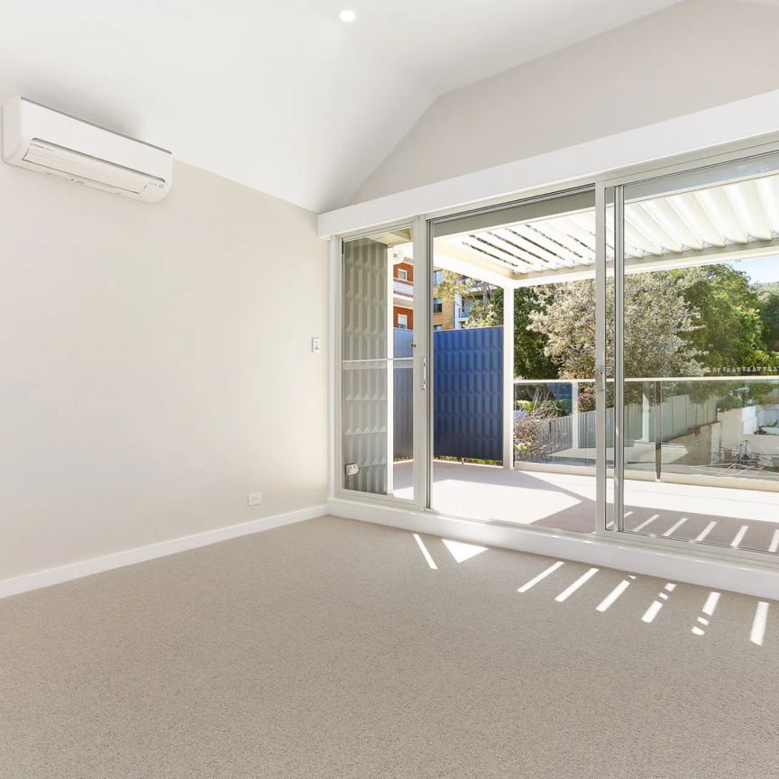 15 Hill Street, - Photo 1