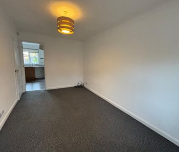 2 bedroom semi-detached house to rent - Photo 2