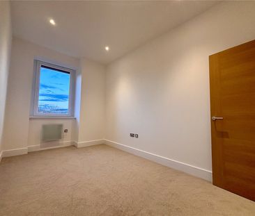 Bartley Way, Hook, Hampshire, RG27 - Photo 5