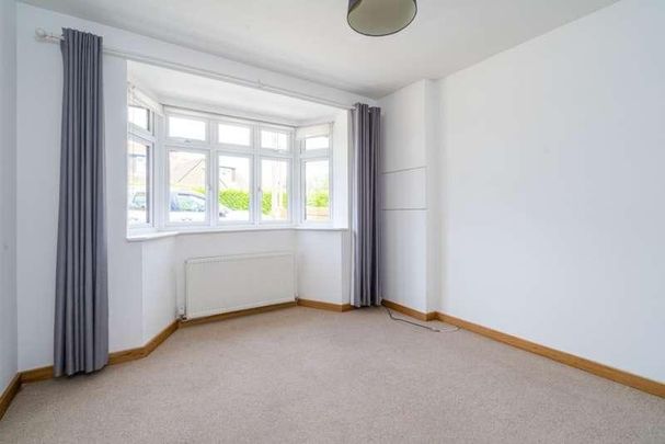 Oakington Avenue, Little Chalfont, HP6 - Photo 1