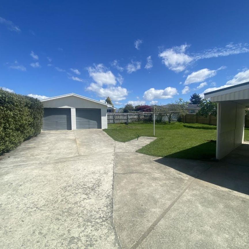 Beautifully Renovated Large Family Home - Photo 1