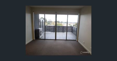 Contemporary Comfort Meets Urban Convenience: Your Ideal Ascot Vale Lifestyle Awaits 204/8 Burrowes Street, Ascot Vale - Photo 3