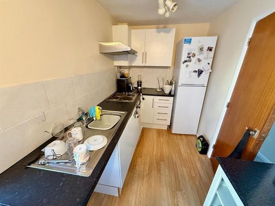 2 bedroom maisonette to rent - Photo 1