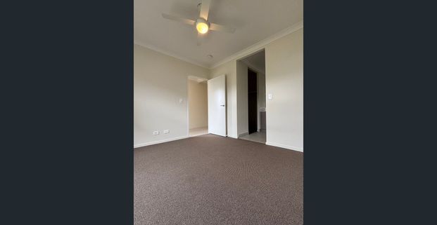 Modern 4-Bedroom Home for Rent at 35 Torres Way, Spring Mountain - Photo 1