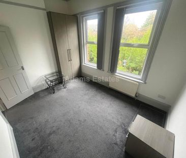 3 bedroom flat to rent - Photo 5