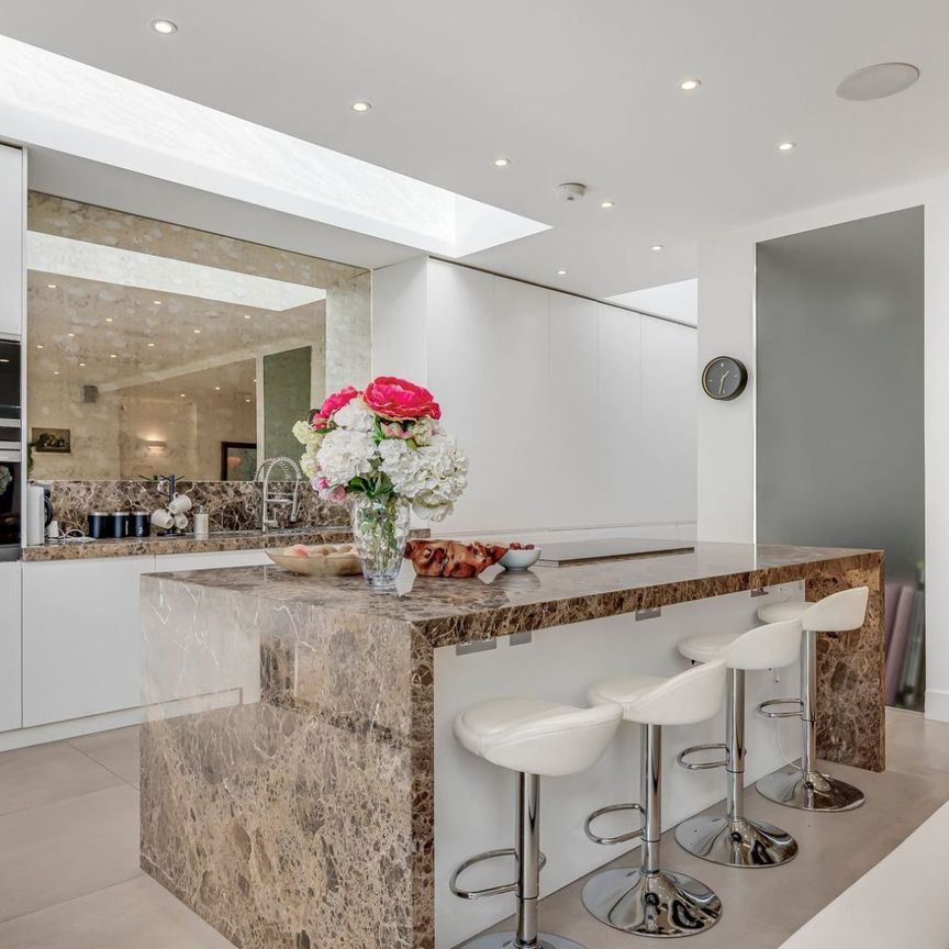 Friars Place Lane, Acton, London, W3 - Photo 1