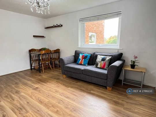 2 bedroom flat to rent - Photo 1