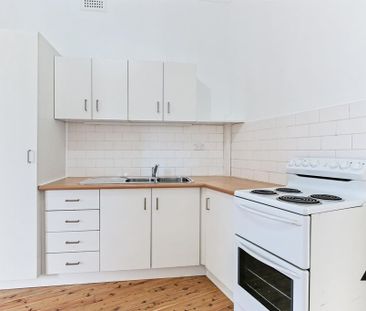 Freshly Painted 1 Bedroom Apartment - Photo 1