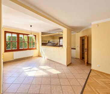 Pronájem domu 250 m² s pozemkem 445 m² - Photo 1