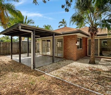 Charming Family Home in Upper Coomera! - Photo 4
