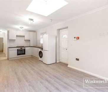 Ballards Lane, London, N3 - Photo 4