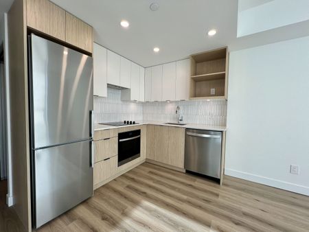 Bertram Beauty: 1 Bdrm+Den on the 28th Floor - Photo 3