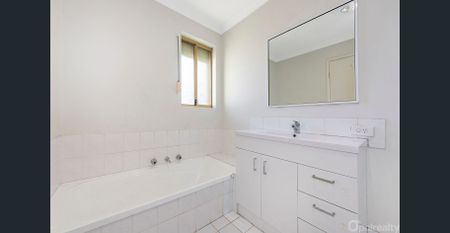 Updated low maintenance home on a prime corner block - Photo 5