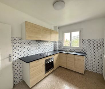 Location Appartement 3 pièces 75m² CARPENTRAS 84200 - Photo 4