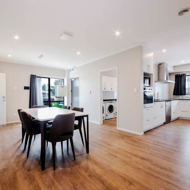 Cosy Papatoetoe Studio Unit/ Balcony! - Photo 1