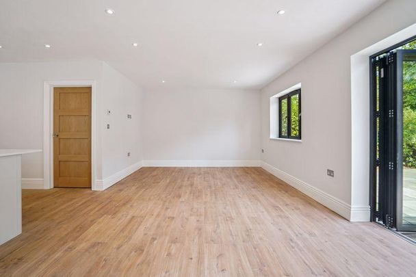 3 bedroom detached bungalow to rent - Photo 1