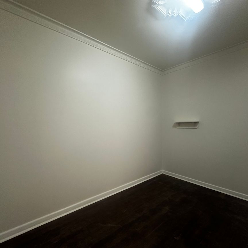 To register & apply for this property, please use this link: https://snug. com/ - Photo 1