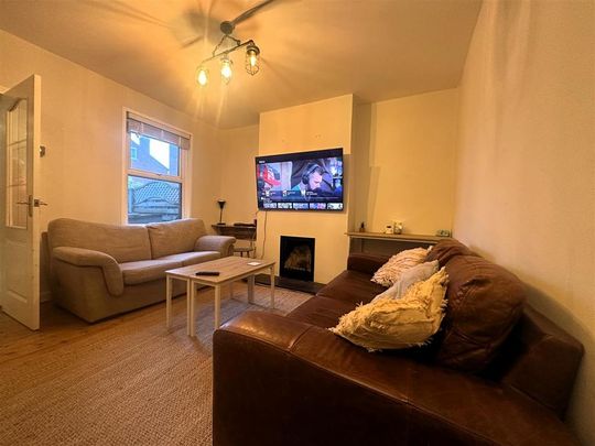 4 bedroom house to rent - Photo 1