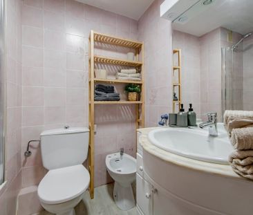 Calle de Fuendetodos, Madrid, Community of Madrid 28047 - Photo 4