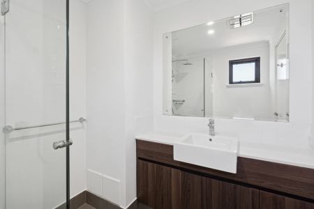 Boutique Top-Floor Applecross Living - Available NOW - Photo 5