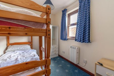 3 bedroom terraced house to rent - Photo 4