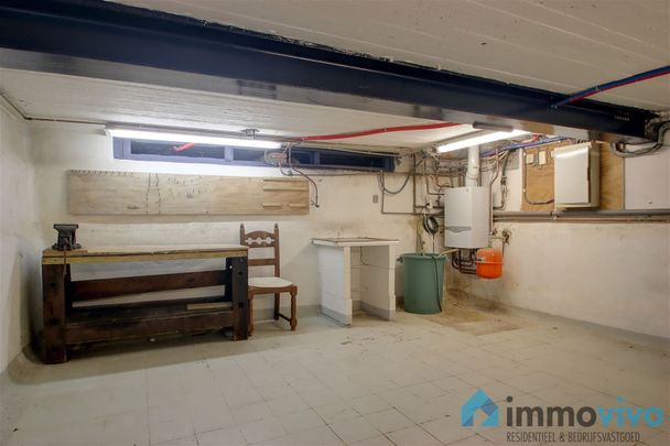 Appartement met binnenplaats en kantoor of tweede appartement met tuin. - Foto 1