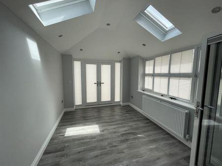 Cayton Drive, Stockton-On-Tees, Thornaby - Photo 2