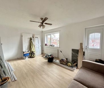 3 bedroom end of terrace house to rent - Photo 3