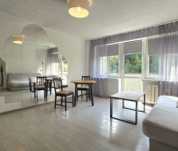 Centrum! Duża kawalerka z balkonem i parkingiem. - Photo 1