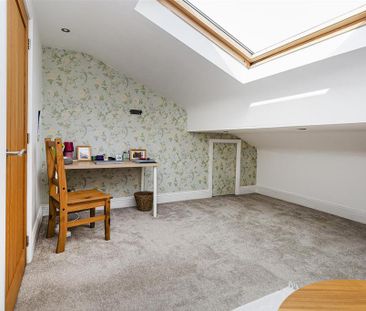 4 bedroom detached house to rent - Photo 5