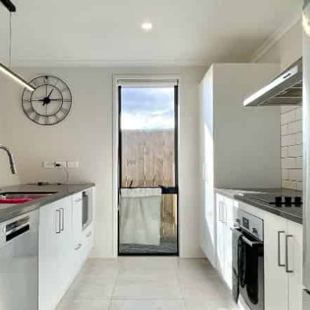 Modern 3-Bedroom Home in Wainuiomata - Photo 1