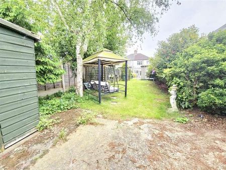 Westland Avenue, Hornchurch, RM11 - Photo 5