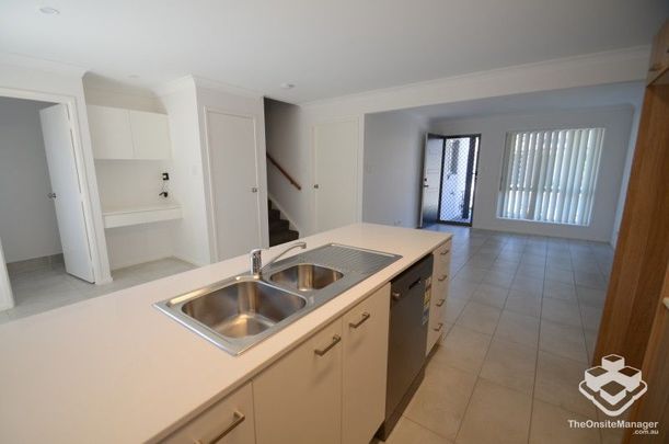 VERY NEW 3 BED TOWNHOUSE FOR RENT - Photo 1