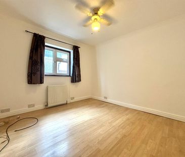 Bourn Avenue, Hillingdon, UB8 - Photo 4