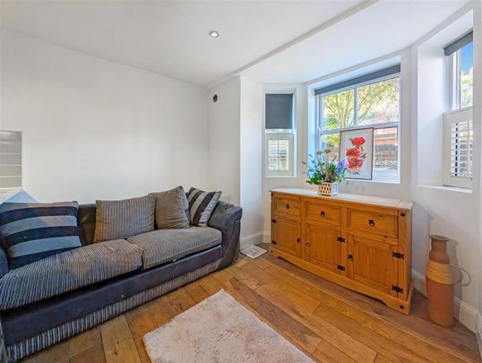 3 bedroom apartment to rent - Photo 1